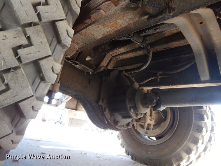 image for item KW9336 1997 Ford F800  forestry bucket truck