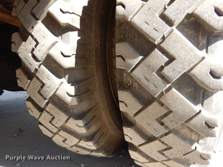 image for item KW9336 1997 Ford F800  forestry bucket truck