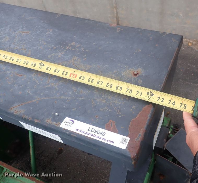 image for item LD9640 Frontier 0S1072M  seeder
