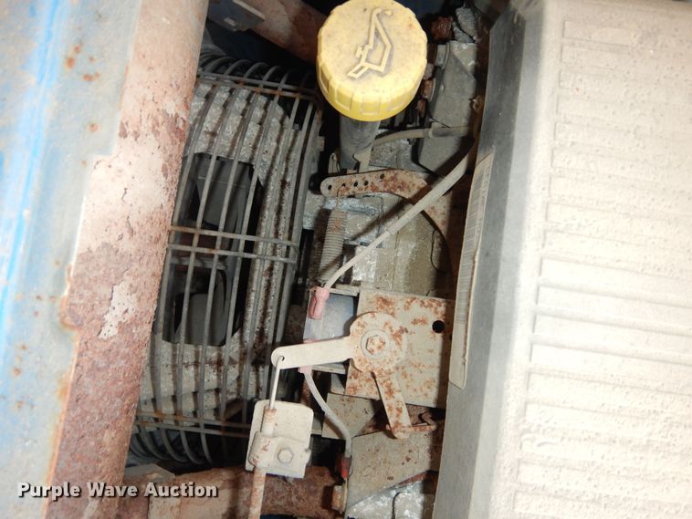 image for item LG9856 Miller Bobcat 225  welder/generator