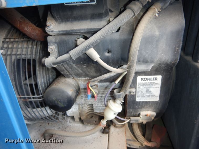 image for item LG9856 Miller Bobcat 225  welder/generator