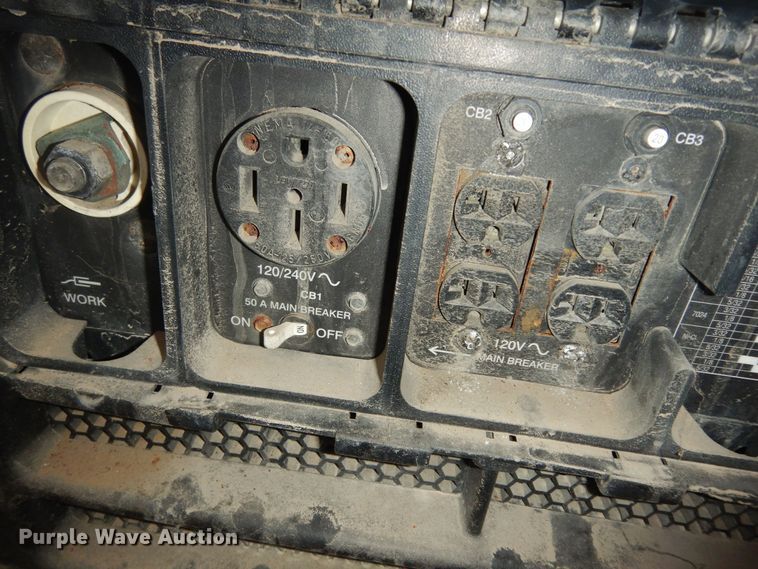 image for item LG9856 Miller Bobcat 225  welder/generator