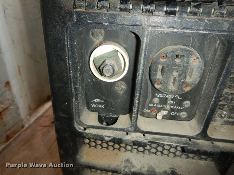 image for item LG9856 Miller Bobcat 225  welder/generator