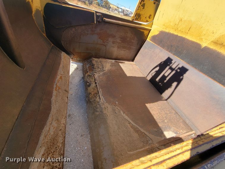 image for item LL9572 1979 Caterpillar 627B  conventional scraper