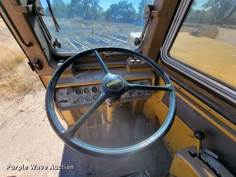 image for item LL9572 1979 Caterpillar 627B  conventional scraper