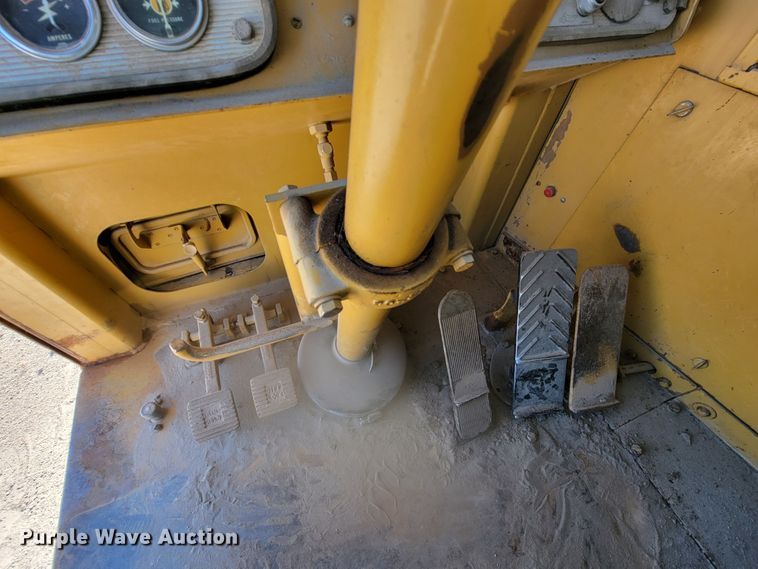 image for item LL9572 1979 Caterpillar 627B  conventional scraper