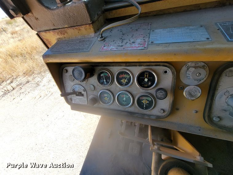 image for item LL9572 1979 Caterpillar 627B  conventional scraper