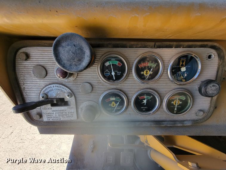 image for item LL9572 1979 Caterpillar 627B  conventional scraper