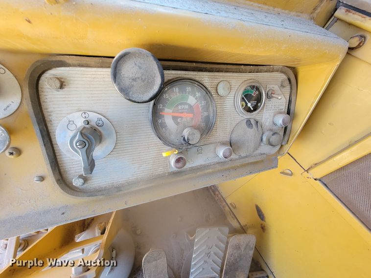 image for item LL9572 1979 Caterpillar 627B  conventional scraper