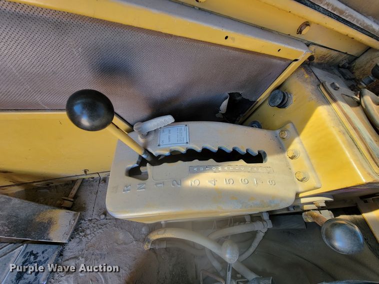 image for item LL9572 1979 Caterpillar 627B  conventional scraper