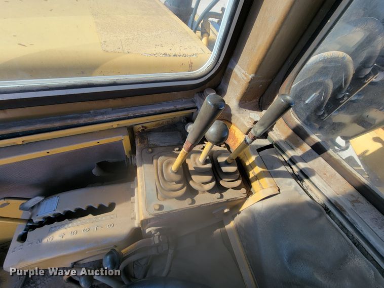 image for item LL9572 1979 Caterpillar 627B  conventional scraper