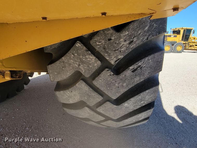 image for item LL9572 1979 Caterpillar 627B  conventional scraper