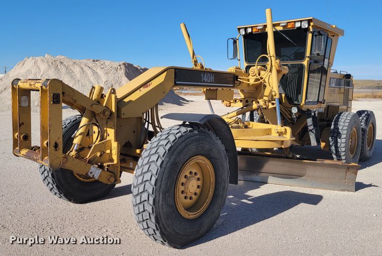 image for item LL9573 1997 Caterpillar 140H  motor grader