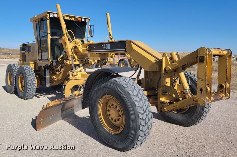 image for item LL9573 1997 Caterpillar 140H  motor grader