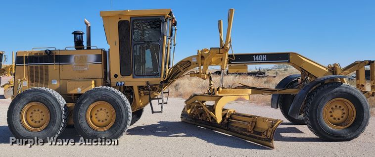 image for item LL9573 1997 Caterpillar 140H  motor grader