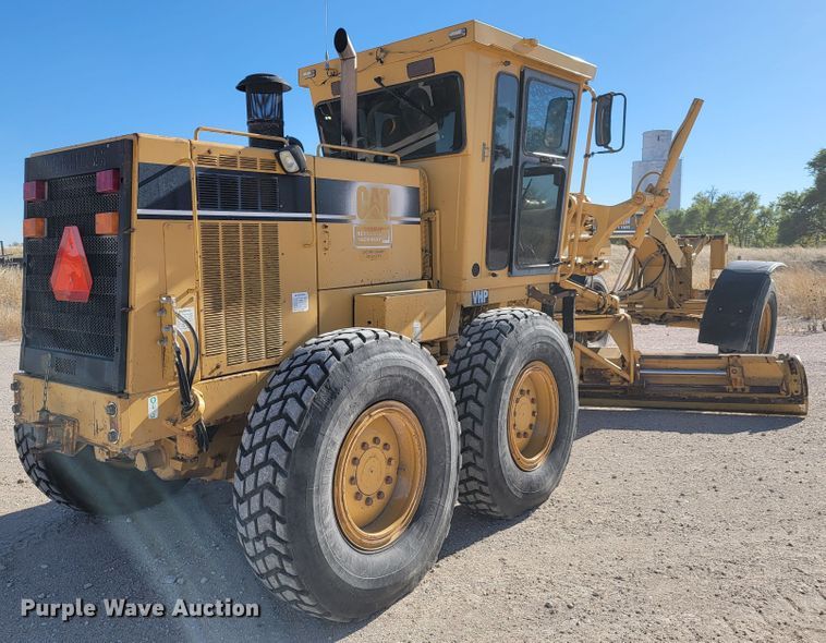 image for item LL9573 1997 Caterpillar 140H  motor grader