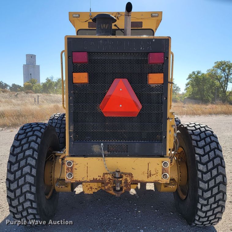 image for item LL9573 1997 Caterpillar 140H  motor grader