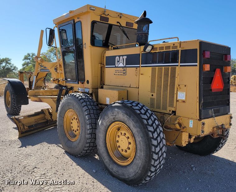 image for item LL9573 1997 Caterpillar 140H  motor grader