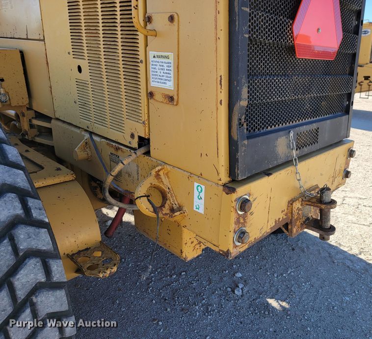 image for item LL9573 1997 Caterpillar 140H  motor grader