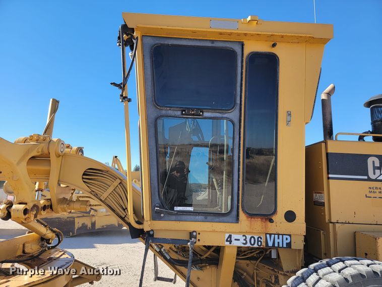 image for item LL9573 1997 Caterpillar 140H  motor grader