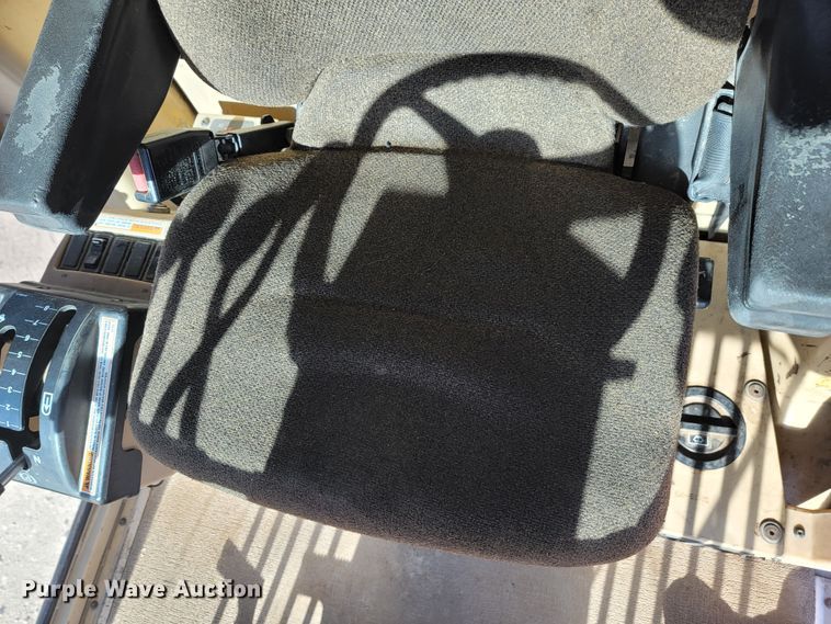 image for item LL9573 1997 Caterpillar 140H  motor grader