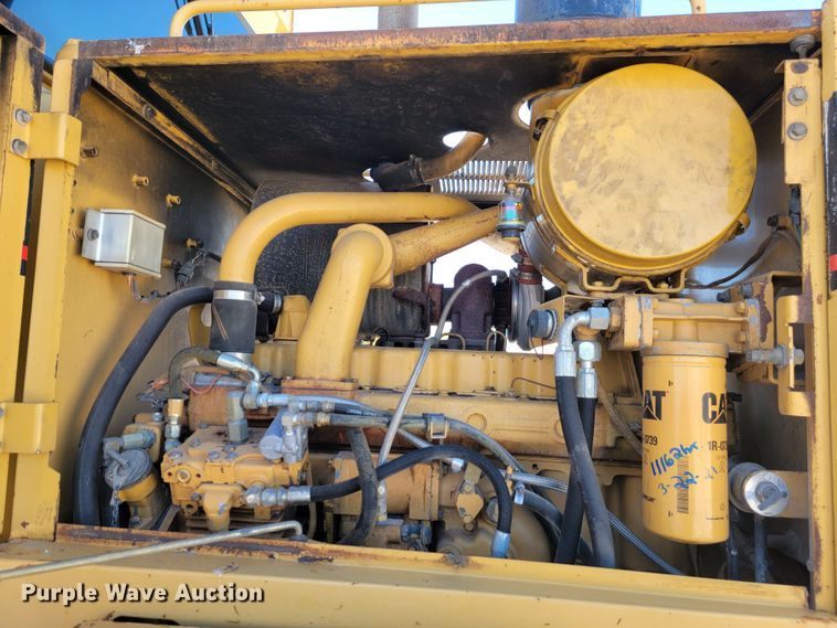 image for item LL9573 1997 Caterpillar 140H  motor grader