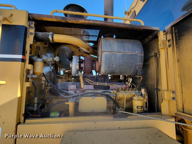 image for item LL9573 1997 Caterpillar 140H  motor grader