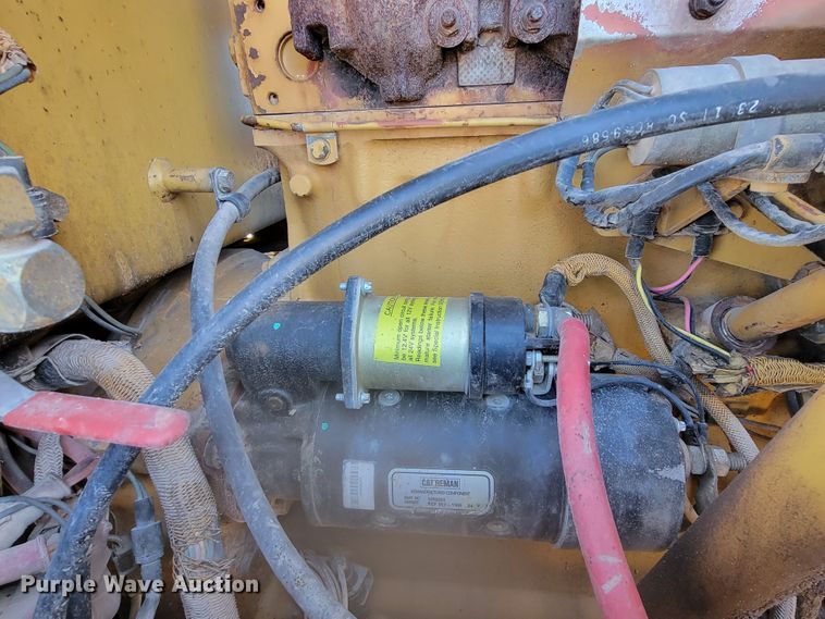 image for item LL9573 1997 Caterpillar 140H  motor grader