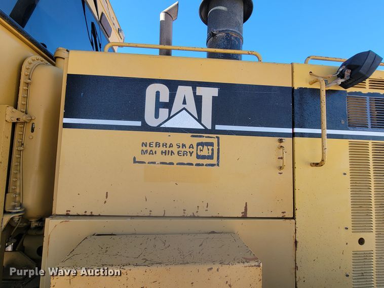 image for item LL9573 1997 Caterpillar 140H  motor grader