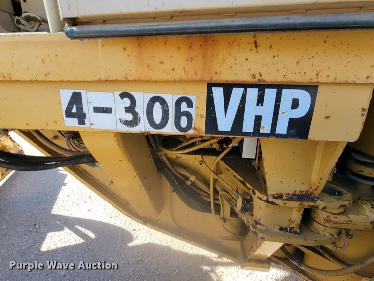 image for item LL9573 1997 Caterpillar 140H  motor grader