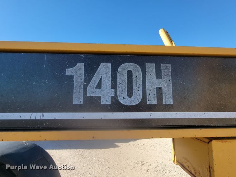 image for item LL9573 1997 Caterpillar 140H  motor grader