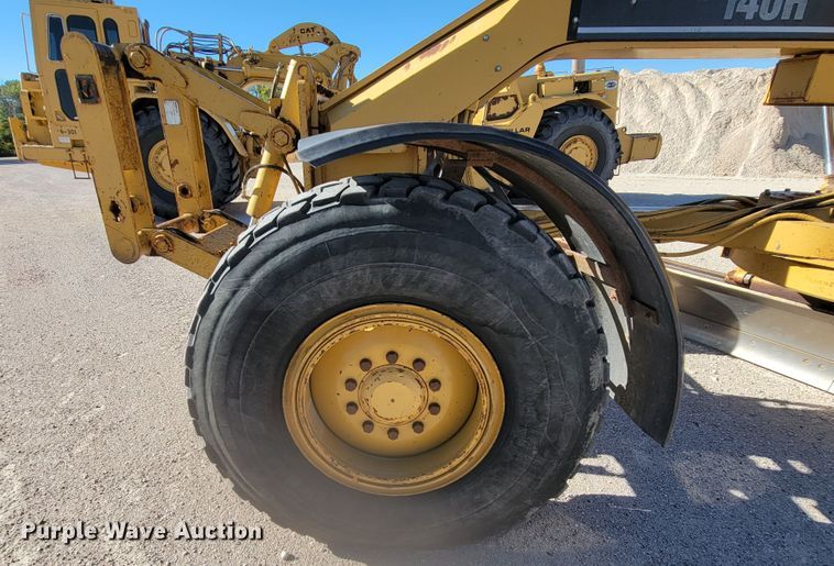 image for item LL9573 1997 Caterpillar 140H  motor grader