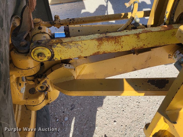 image for item LL9574 2007 Caterpillar 140H  motor grader