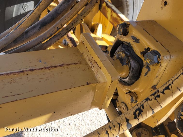 image for item LL9574 2007 Caterpillar 140H  motor grader