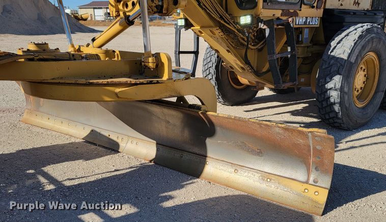 image for item LL9574 2007 Caterpillar 140H  motor grader