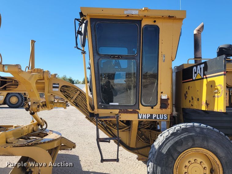 image for item LL9574 2007 Caterpillar 140H  motor grader
