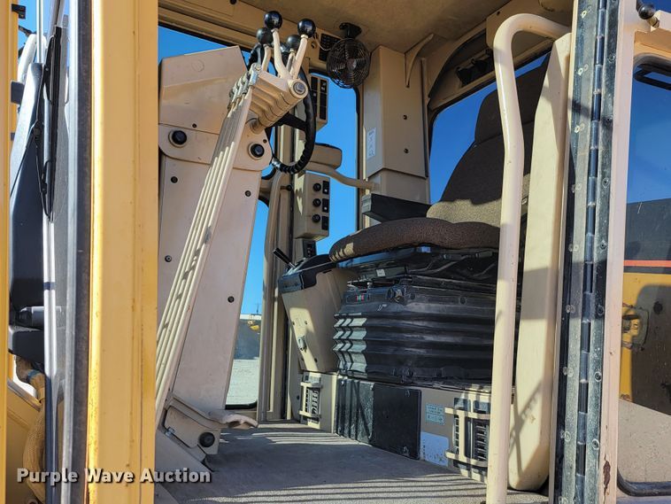 image for item LL9574 2007 Caterpillar 140H  motor grader