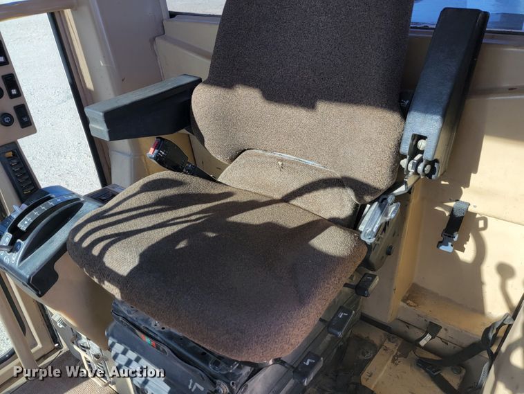 image for item LL9574 2007 Caterpillar 140H  motor grader