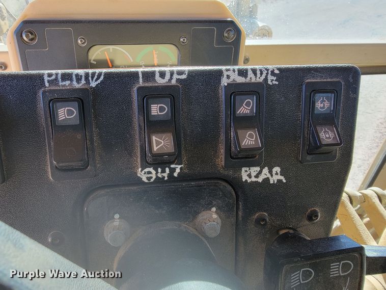 image for item LL9574 2007 Caterpillar 140H  motor grader