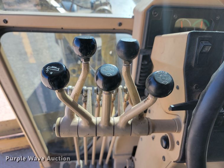 image for item LL9574 2007 Caterpillar 140H  motor grader