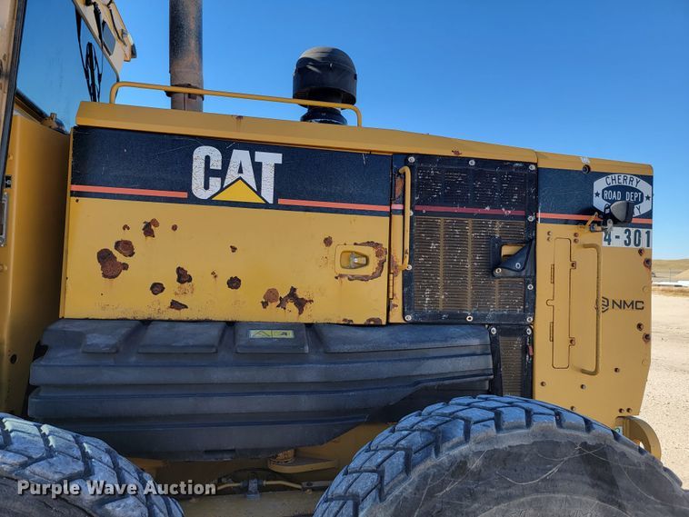 image for item LL9574 2007 Caterpillar 140H  motor grader