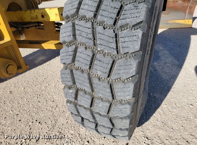 image for item LL9574 2007 Caterpillar 140H  motor grader