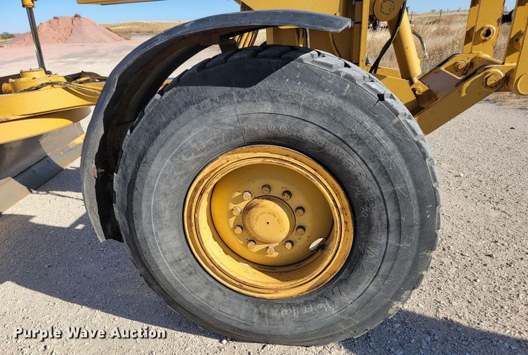 image for item LL9574 2007 Caterpillar 140H  motor grader