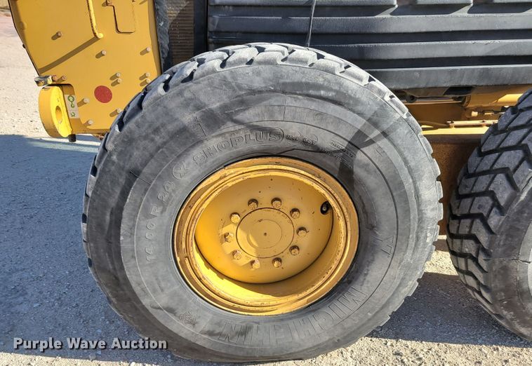 image for item LL9574 2007 Caterpillar 140H  motor grader