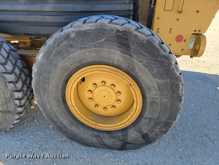 image for item LL9574 2007 Caterpillar 140H  motor grader