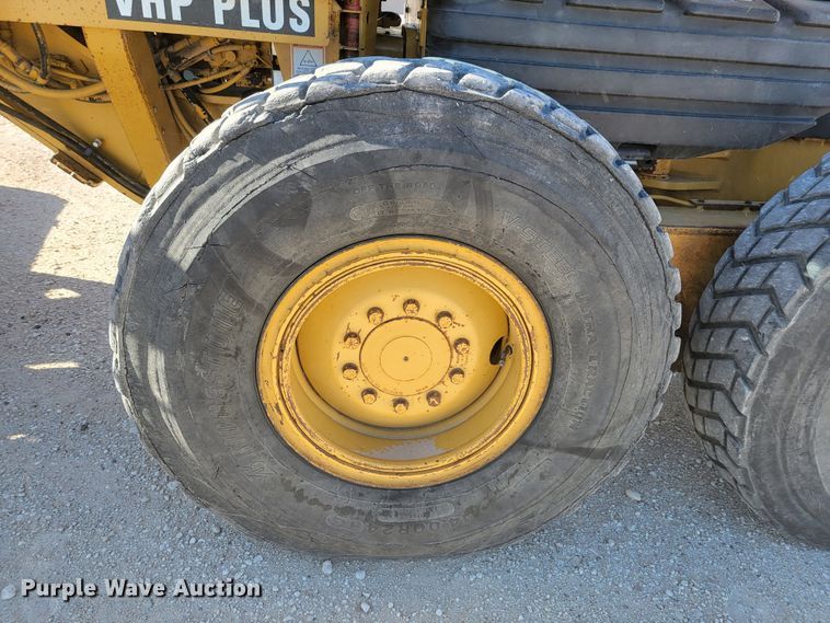 image for item LL9574 2007 Caterpillar 140H  motor grader