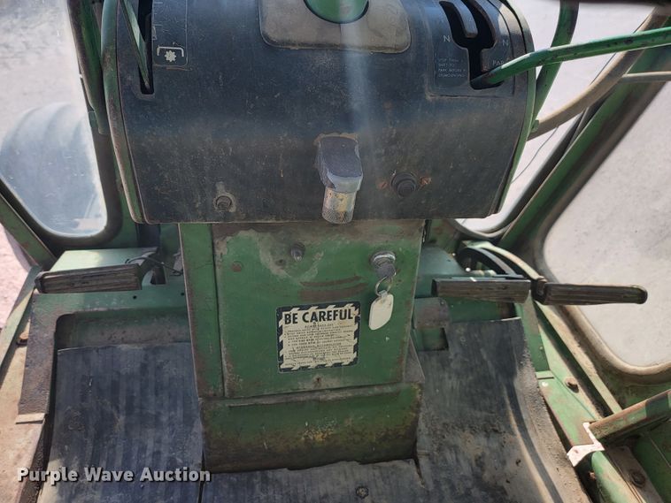 image for item LL9575 John Deere 4620  tractor