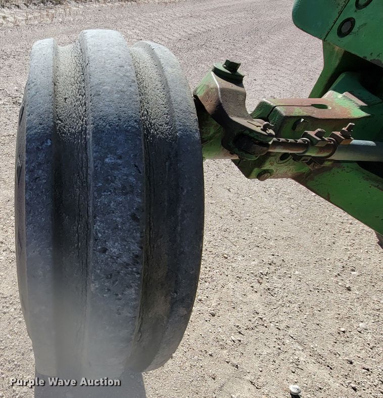 image for item LL9575 John Deere 4620  tractor