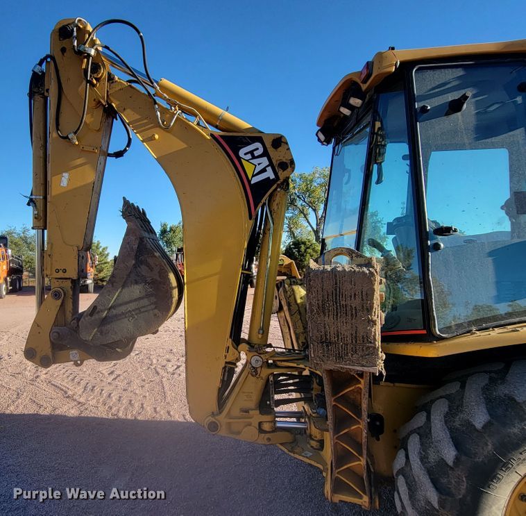 image for item LL9586 2005 Caterpillar 420D  backhoe