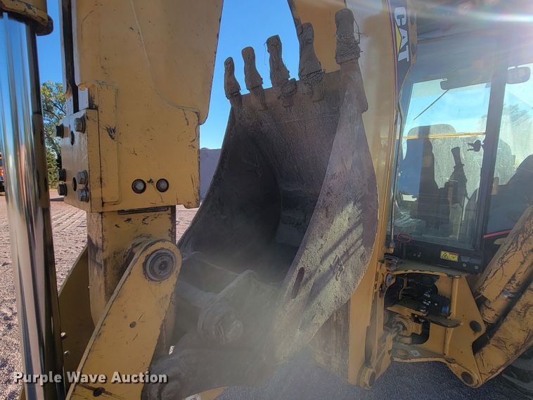 image for item LL9586 2005 Caterpillar 420D  backhoe